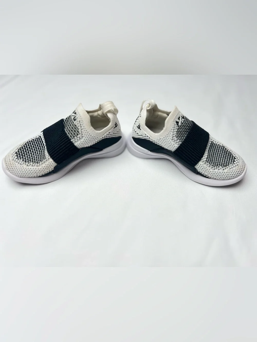 APL TechLoom Bliss Ivory Black Kids Sneakers Size 10